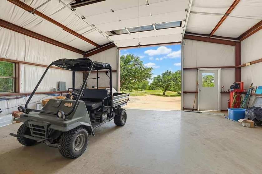 Gorgeous 3,618 SF single-level home, 30'x40' workshop, 7.42 - photo 39