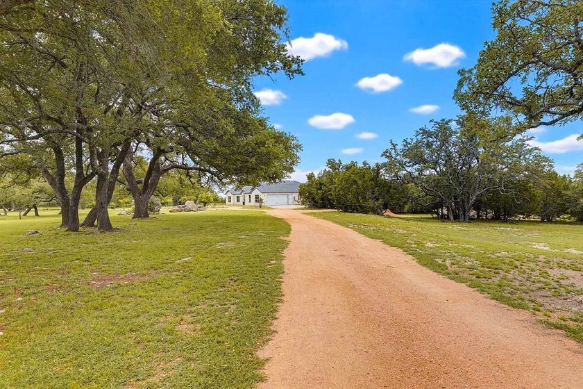 Gorgeous 3,618 SF single-level home, 30'x40' workshop, 7.42 - photo 43