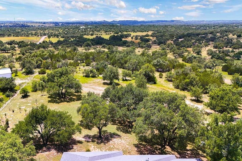 Gorgeous 3,618 SF single-level home, 30'x40' workshop, 7.42 - photo 44