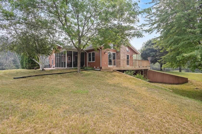 The drive in says it all! A long, tree-lined driveway leads to - photo 28