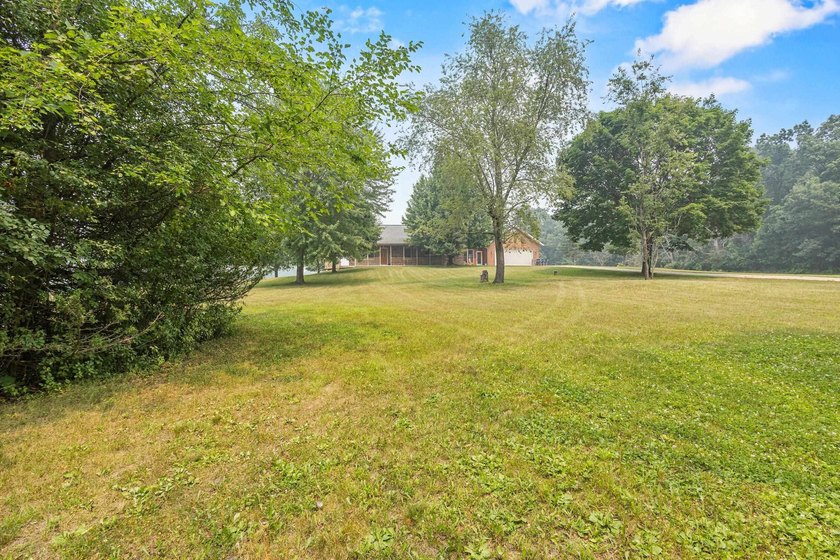 The drive in says it all! A long, tree-lined driveway leads to - photo 34