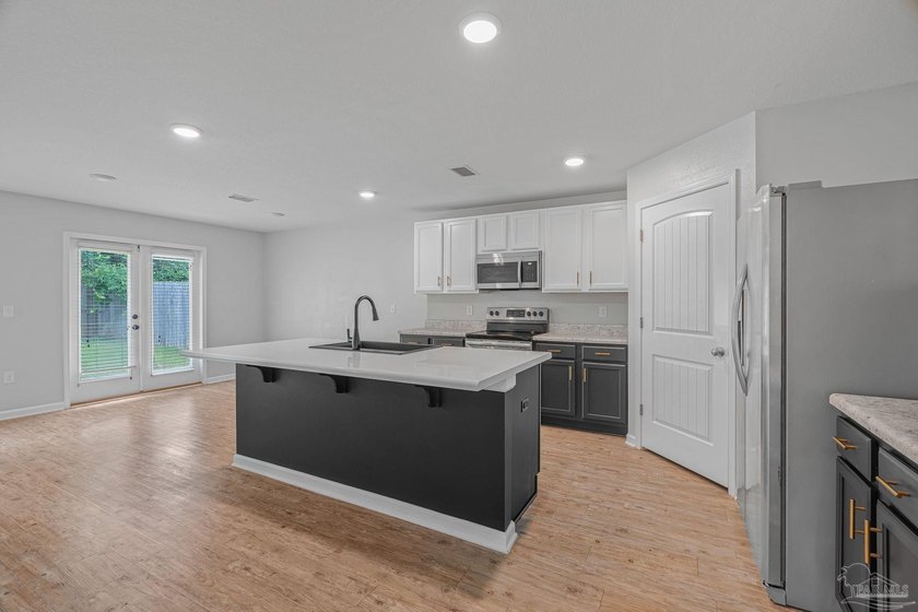 3% Assumable Loan Available! Location, curb appeal, and - photo 8