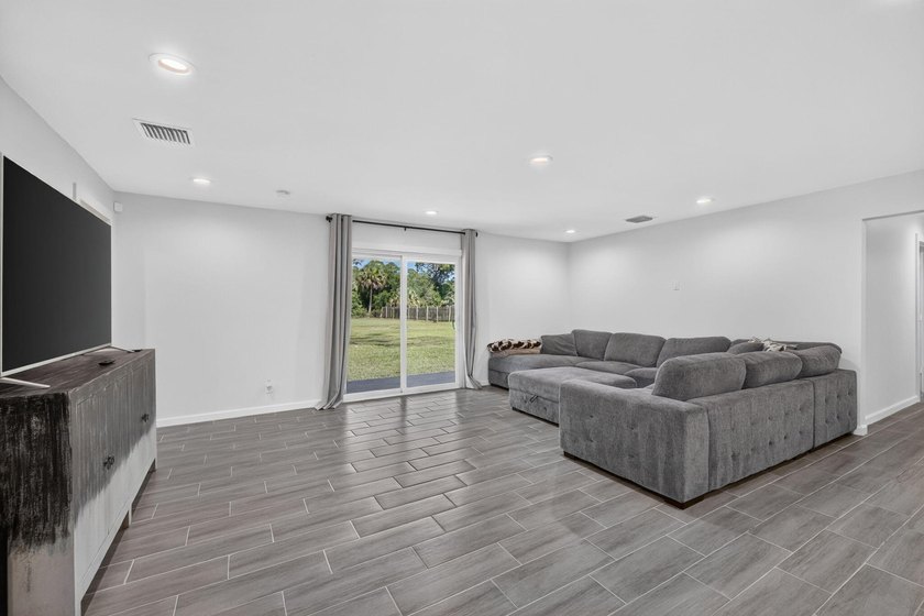 Escape the hustle and bustle and discover the space, privacy - photo 15