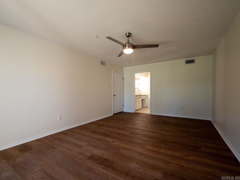 Enjoy refined, low-maintenance living in this fully renovated - photo 22