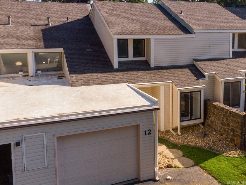 Enjoy refined, low-maintenance living in this fully renovated - photo 49