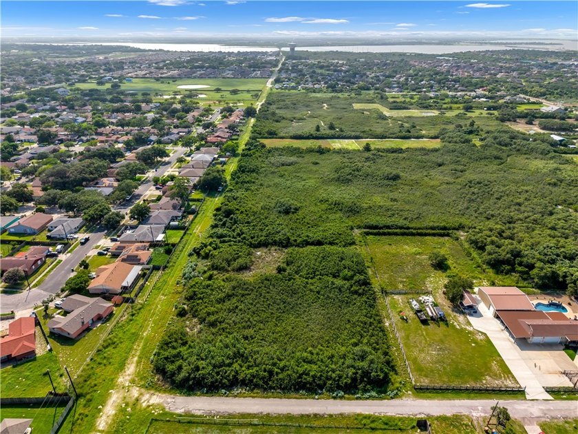 Excellent investment and development opportunity in the rapidly - photo 11