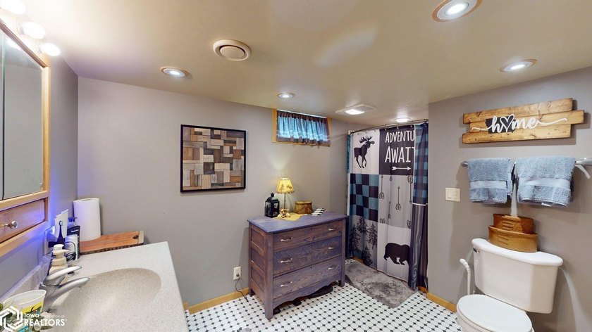 Welcome to this beautifully remodeled home in Clear Lake, where - photo 30