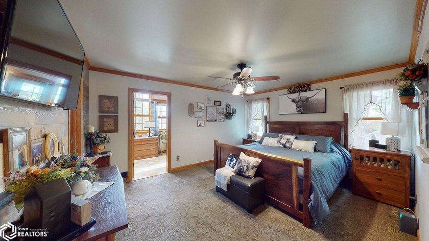 Welcome to this beautifully remodeled home in Clear Lake, where - photo 31