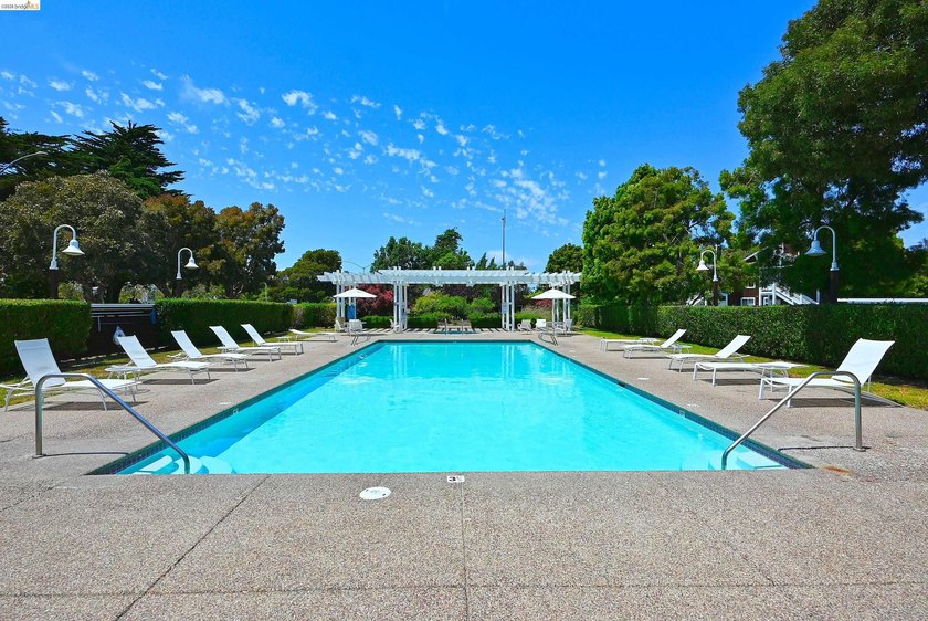 Discover the perfect blend of comfort, privacy, and convenience - photo 35
