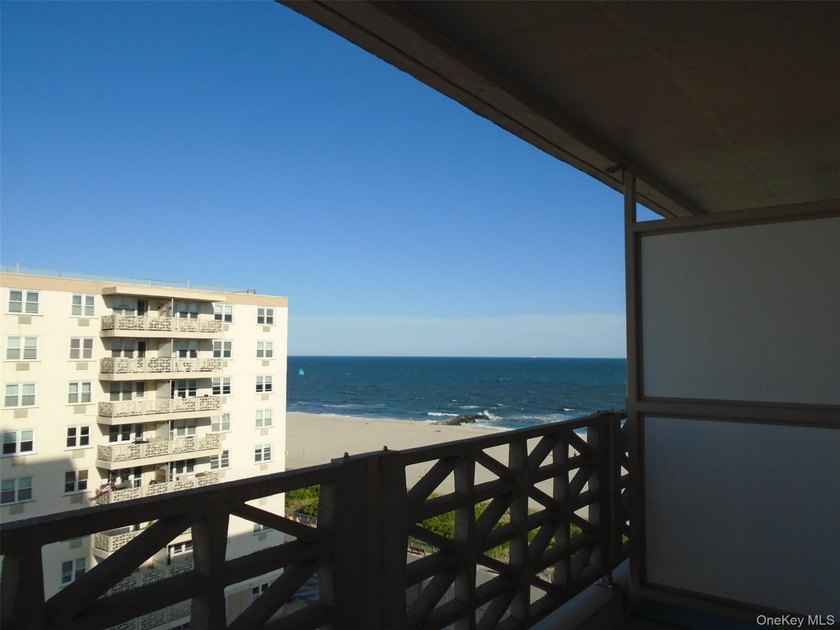 Completely Renovated One-Bedroom Residence with Breathtaking - photo 19
