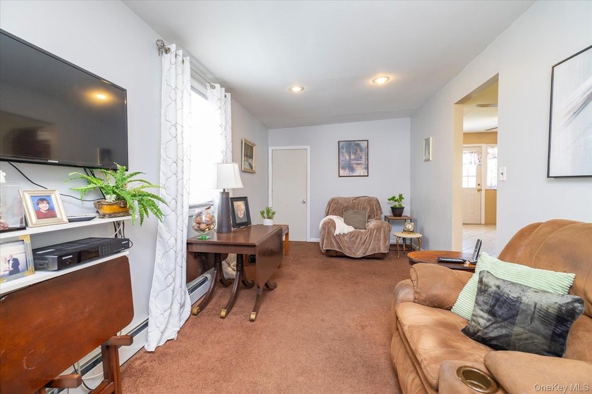 Welcome to 265 West Windsor Parkway, a beautifully updated - photo 14