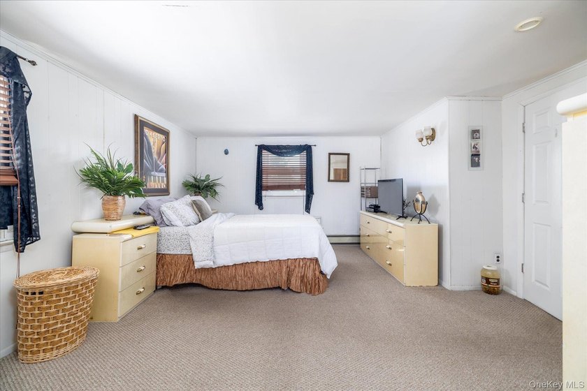 Welcome to 265 West Windsor Parkway, a beautifully updated - photo 23