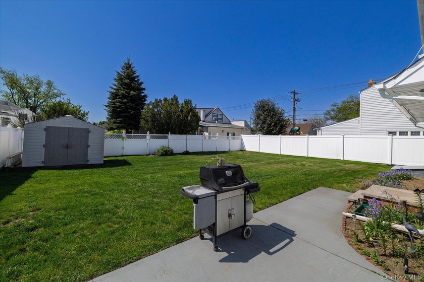 Welcome to 265 West Windsor Parkway, a beautifully updated - photo 26