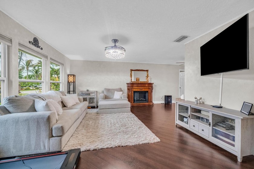 Welcome to 4167 Russell Street in the heart of Jupiter! This - photo 14