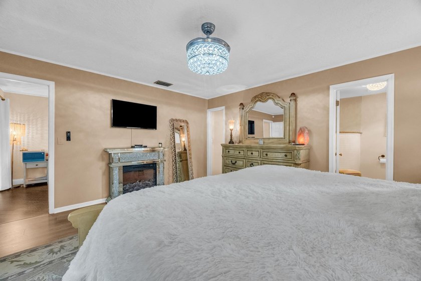 Welcome to 4167 Russell Street in the heart of Jupiter! This - photo 19