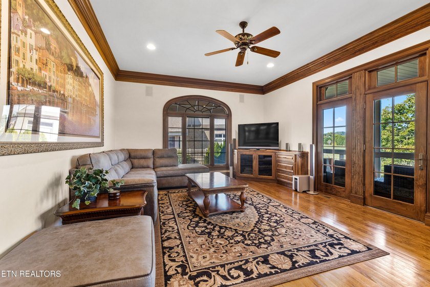 Magnificent upscale custom built estate with stack stone and - photo 21