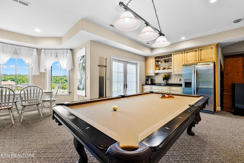 Magnificent upscale custom built estate with stack stone and - photo 43