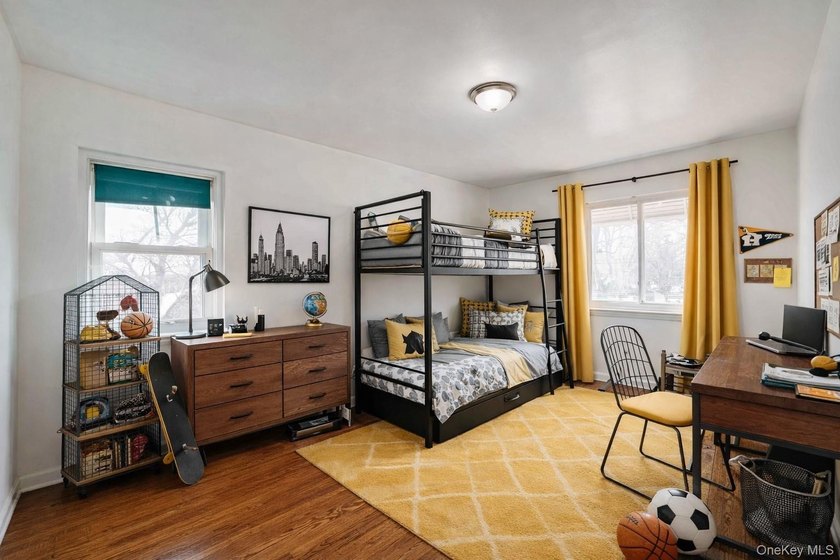 Great chance to own a semi-attached corner-lot duplex in the - photo 4