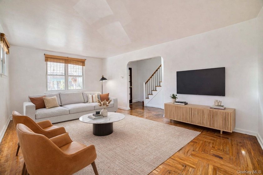 Great chance to own a semi-attached corner-lot duplex in the - photo 6