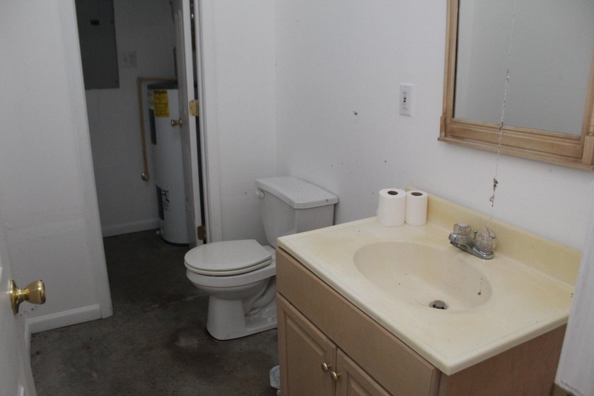LOCATION LOCATION LOCATION Prime Commercial Opportunity - Approx - photo 14