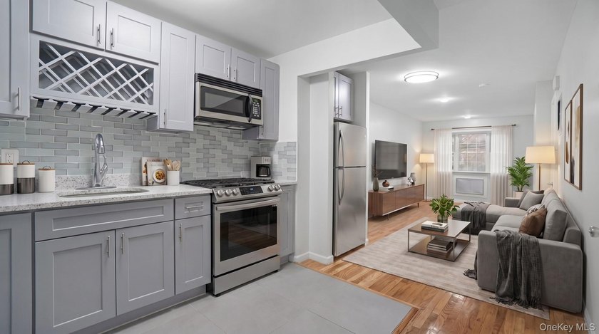 Fully renovated 2-family, 2007 brick-built house. Features 3 bed - photo 26