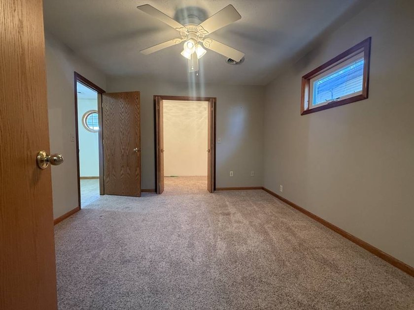 JUST IN TIME FOR SUMMER! Take a look at this well maintained - photo 8