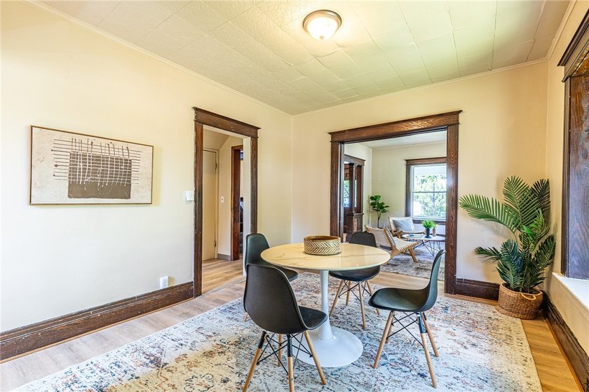 Another Rockin' Rochester offering! This spacious home boasts - photo 15