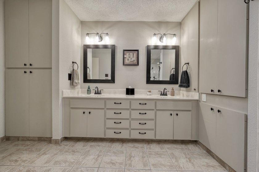 Welcome to your serene retreat in the beautiful, gated community - photo 28