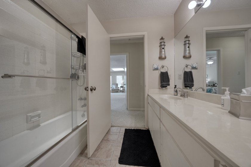 Welcome to your serene retreat in the beautiful, gated community - photo 31