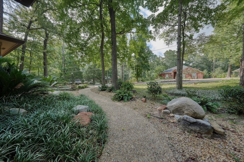 Welcome to your serene retreat in the beautiful, gated community - photo 40