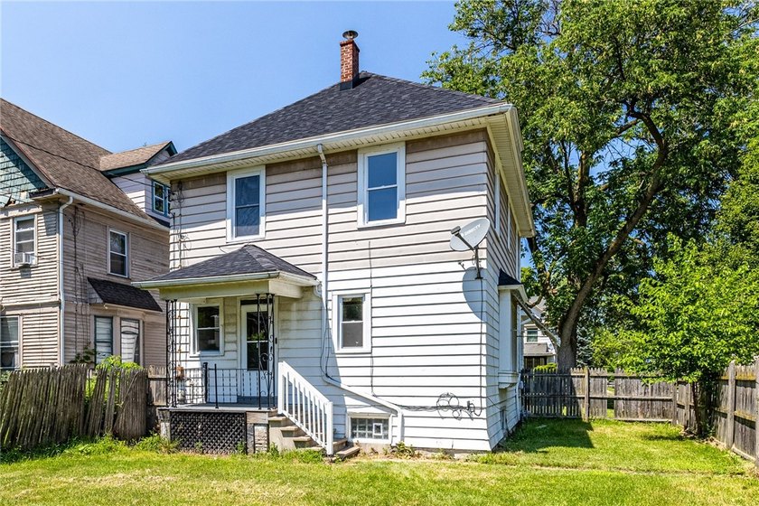 Another Rockin' Rochester offering! This spacious home boasts - photo 44