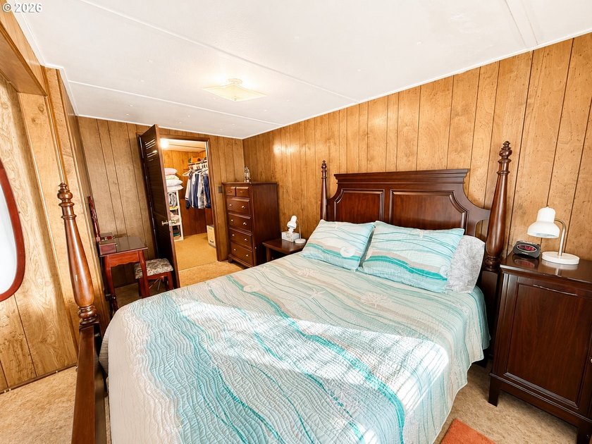 Coastal living at an unbeatable value! This charming 2-bedroom - photo 13