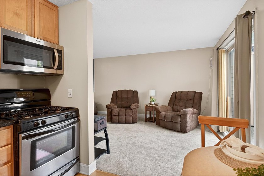 Adorable main floor studio condo in the heart of Uptown - photo 3