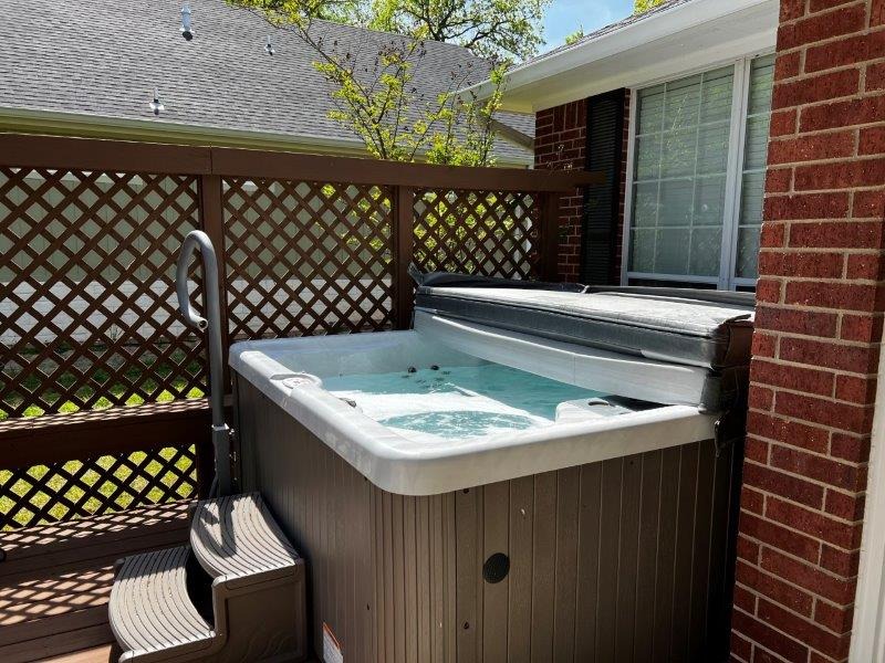 Hot Tub on Main House Porch - photo 15
