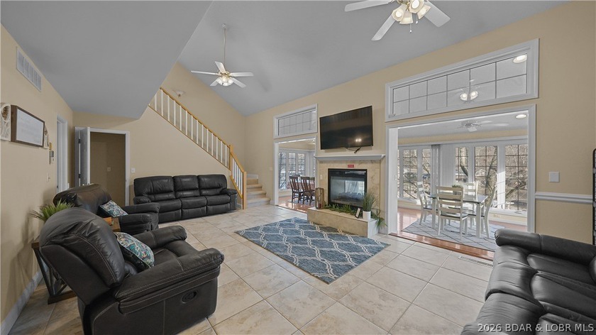 This fully furnished lakefront home is perfect for full-time - photo 4