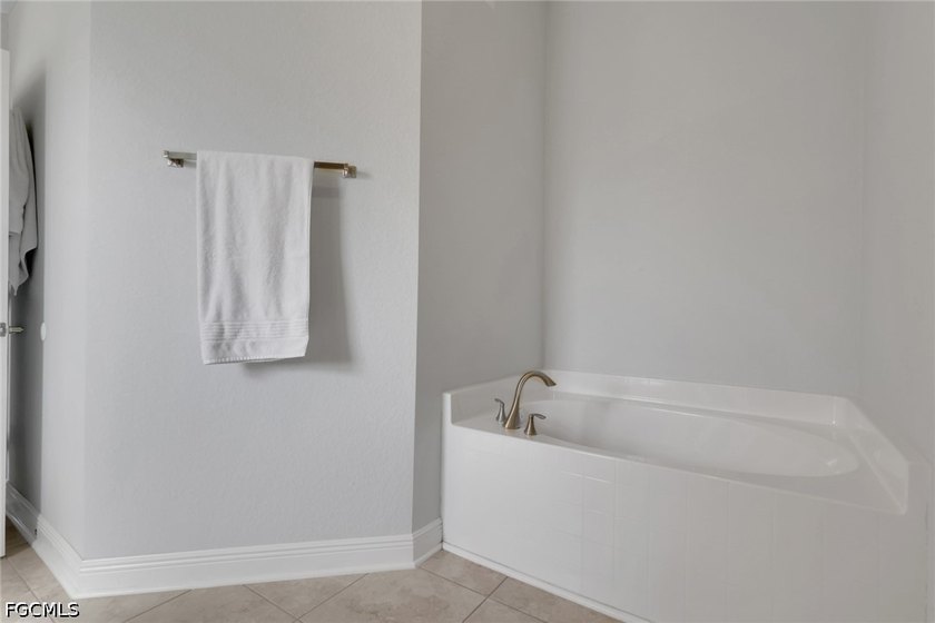Welcome to 27077 Brook Forest Rd in beautiful Punta Gorda! This - photo 19
