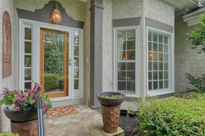 Welcome home to this charming ranch nestled on a private - photo 2