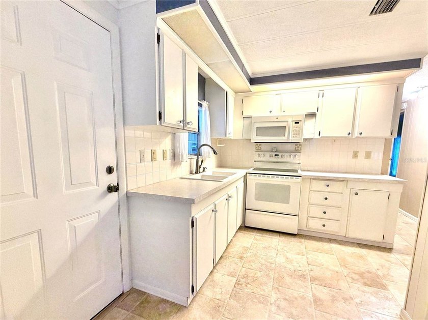 Are you looking for an AFFORDABLE FLORIDA retreat - then - photo 3