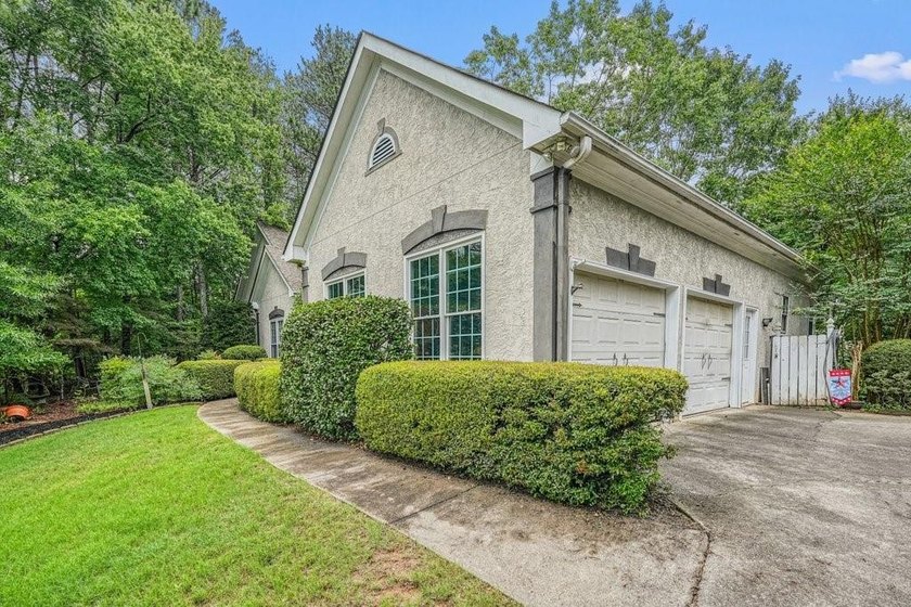Welcome home to this charming ranch nestled on a private - photo 4