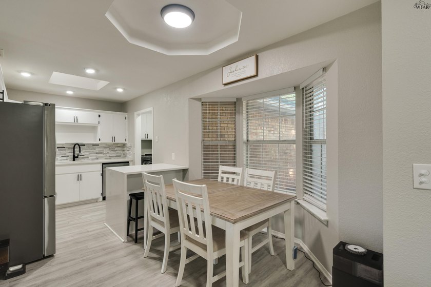 Picture mornings in a 2023-remodeled kitchen, with quartz - photo 8