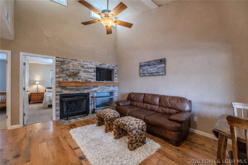 Immaculate and beautifully updated 2-bedroom, 2-bath furnished - photo 5