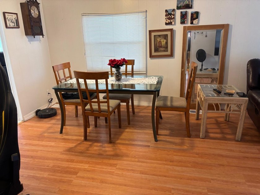 WELL MAINTAINED WITH 2 BEDROOMS, 2 BATHS AND A FLORIDA ROOM WITH - photo 12