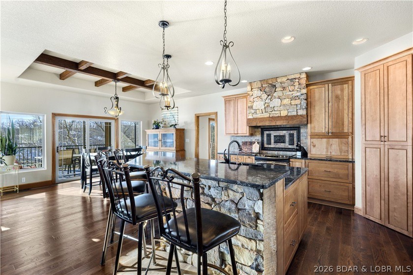 Offered by its original owners, this lovingly maintained 5-bed - photo 8