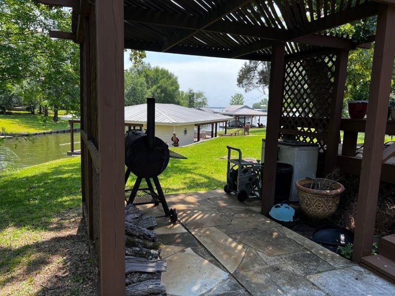 Main House Barbeque Area - photo 17
