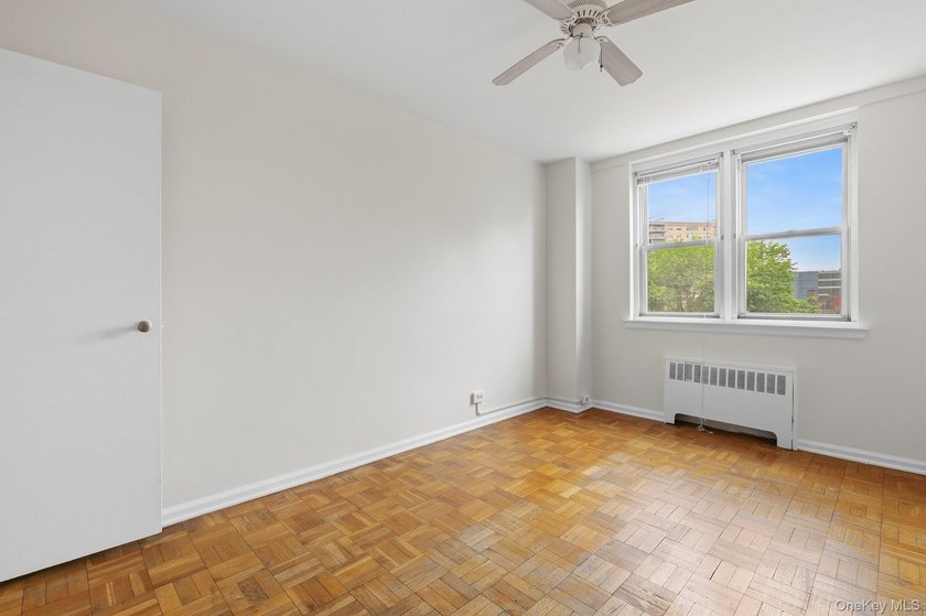 Bright Two Bedroom conveniently located in Spuyten Duyvil - photo 13