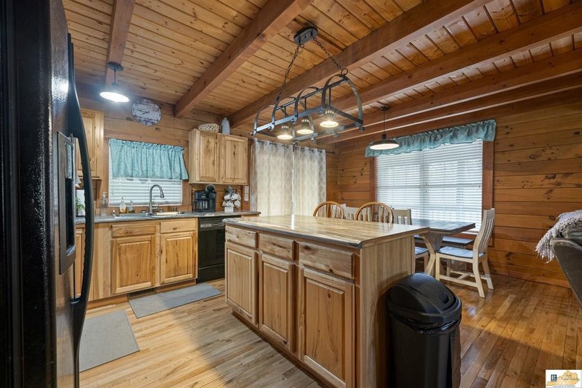 Turnkey lakefront opportunity on Barren River Lake! This fully - photo 16