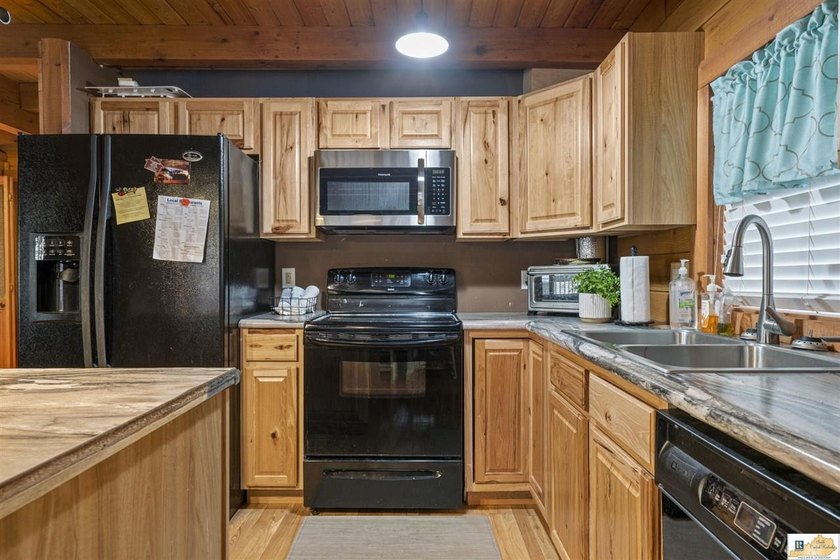 Turnkey lakefront opportunity on Barren River Lake! This fully - photo 17