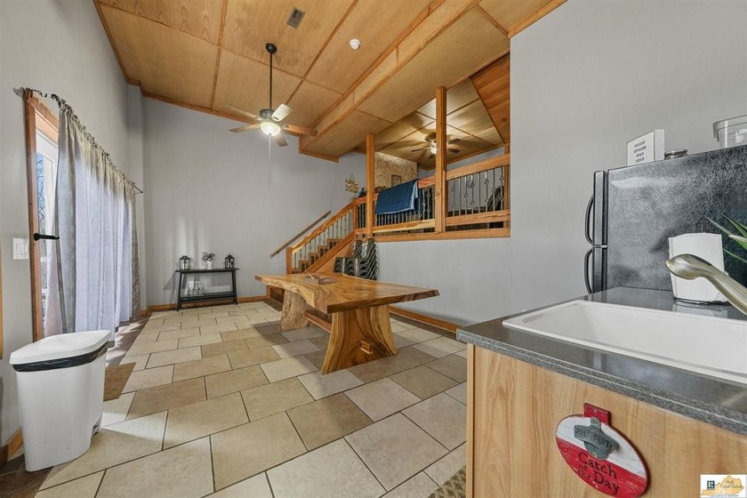 Turnkey lakefront opportunity on Barren River Lake! This fully - photo 32