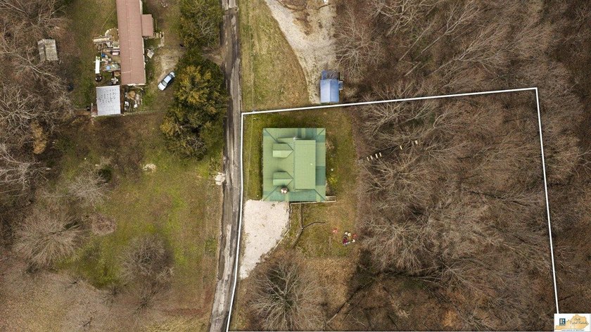 Turnkey lakefront opportunity on Barren River Lake! This fully - photo 37