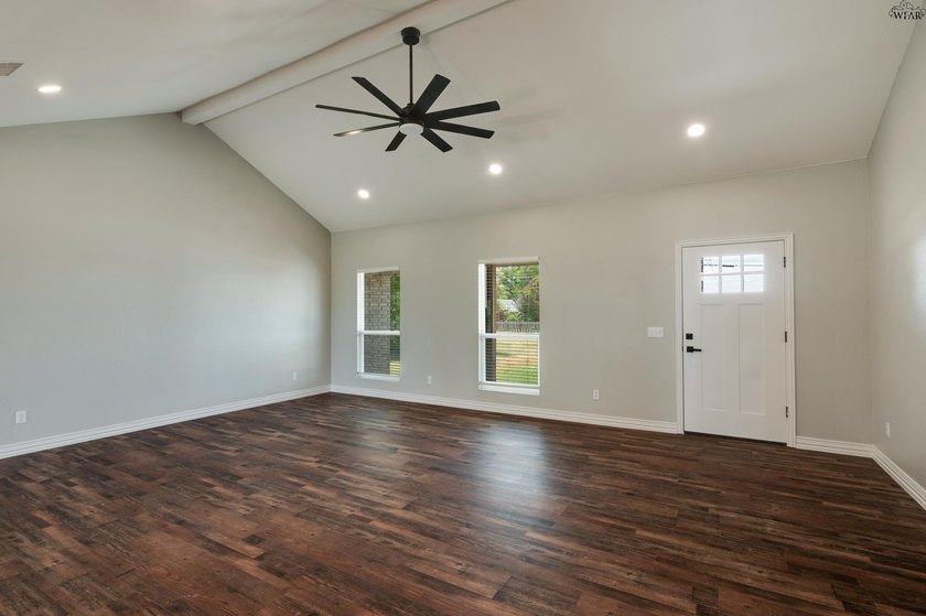 Incredible new construction home in desirable Holliday ISD! This - photo 3